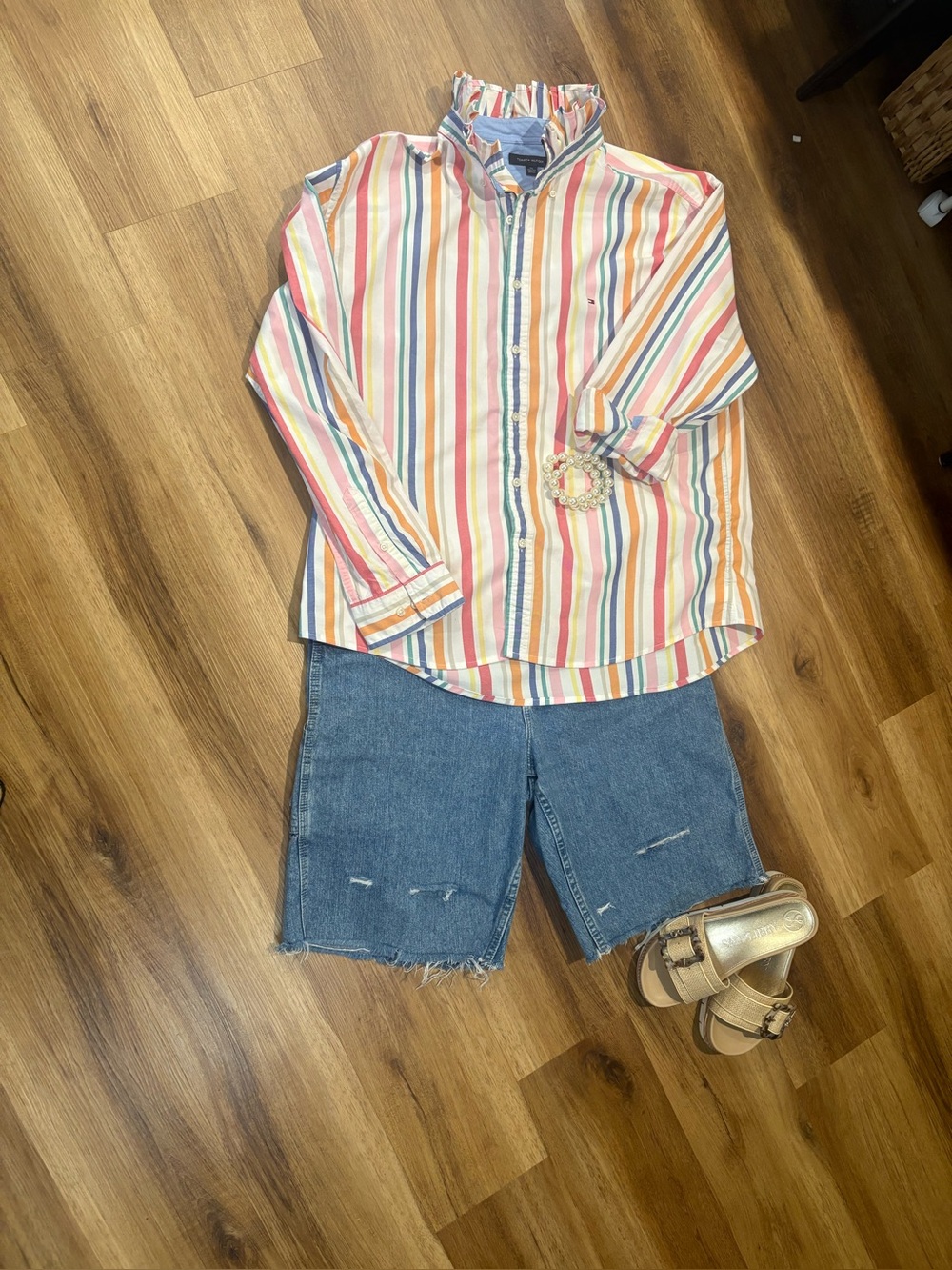 Refashioned women’s ruffle collar shirt